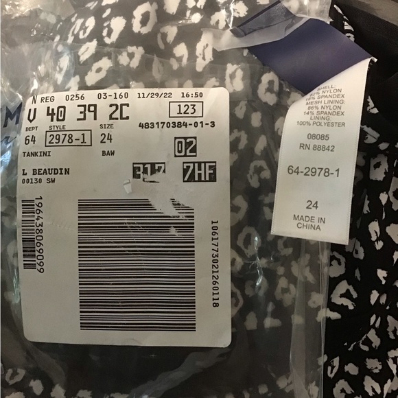 NWOT Black and White low cut tankini top - Picture 3 of 3